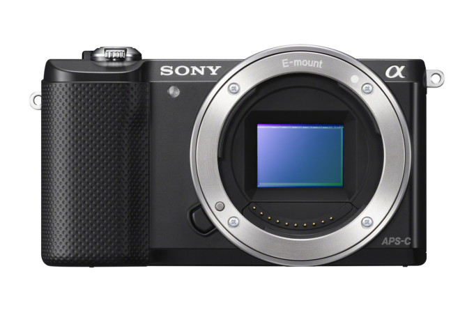 Neue Kameras überall: Nikon D4 und D3300, Sony A5000