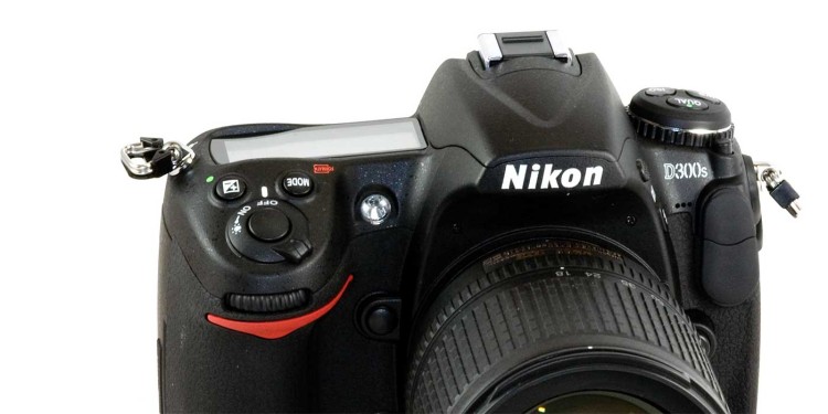 Heißt die neue Nikon HighEnd DX-Kamera D9300 statt D400 ?