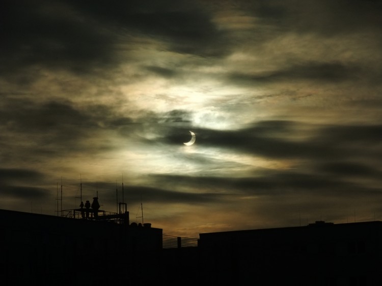 Kostenlose Fotografier-Anleitung für die Sonnenfinsternis am Freitag