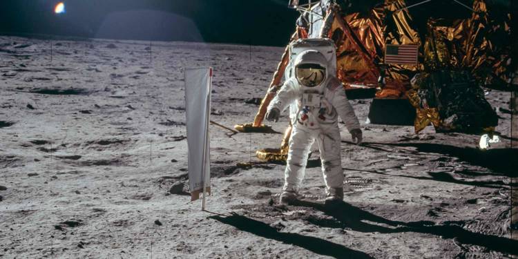 NASA veröffentlicht über 14.000 Bilder der Mondmissionen auf Flickr