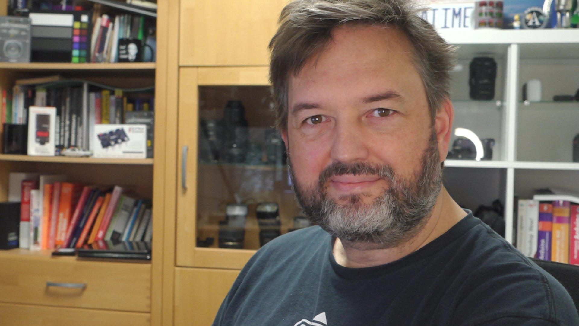 Der Elgato CamLink 4k Capture-Stick im Vergleich mit einem 15 € Stick