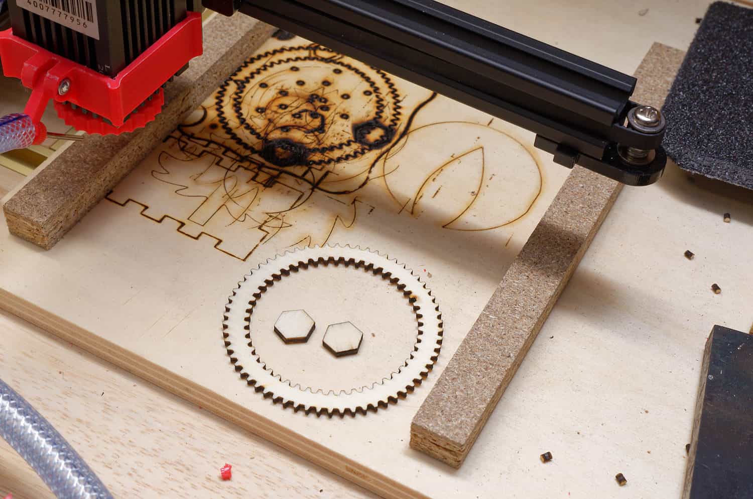 Ortur Laser Master 3 mm Sperrholz geschnitten