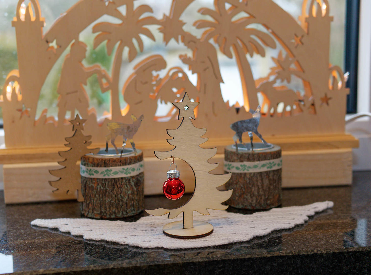 Weihnachtsdeko aus Sperrholz mit dem Ortur Laser Cutter