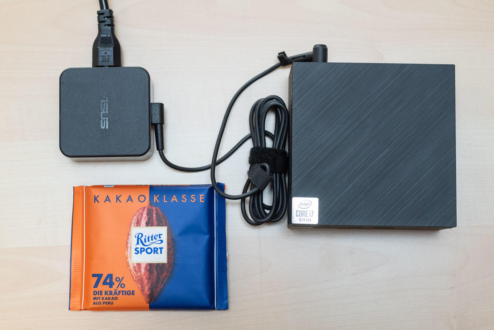 Asus Mini PC und Netzteil