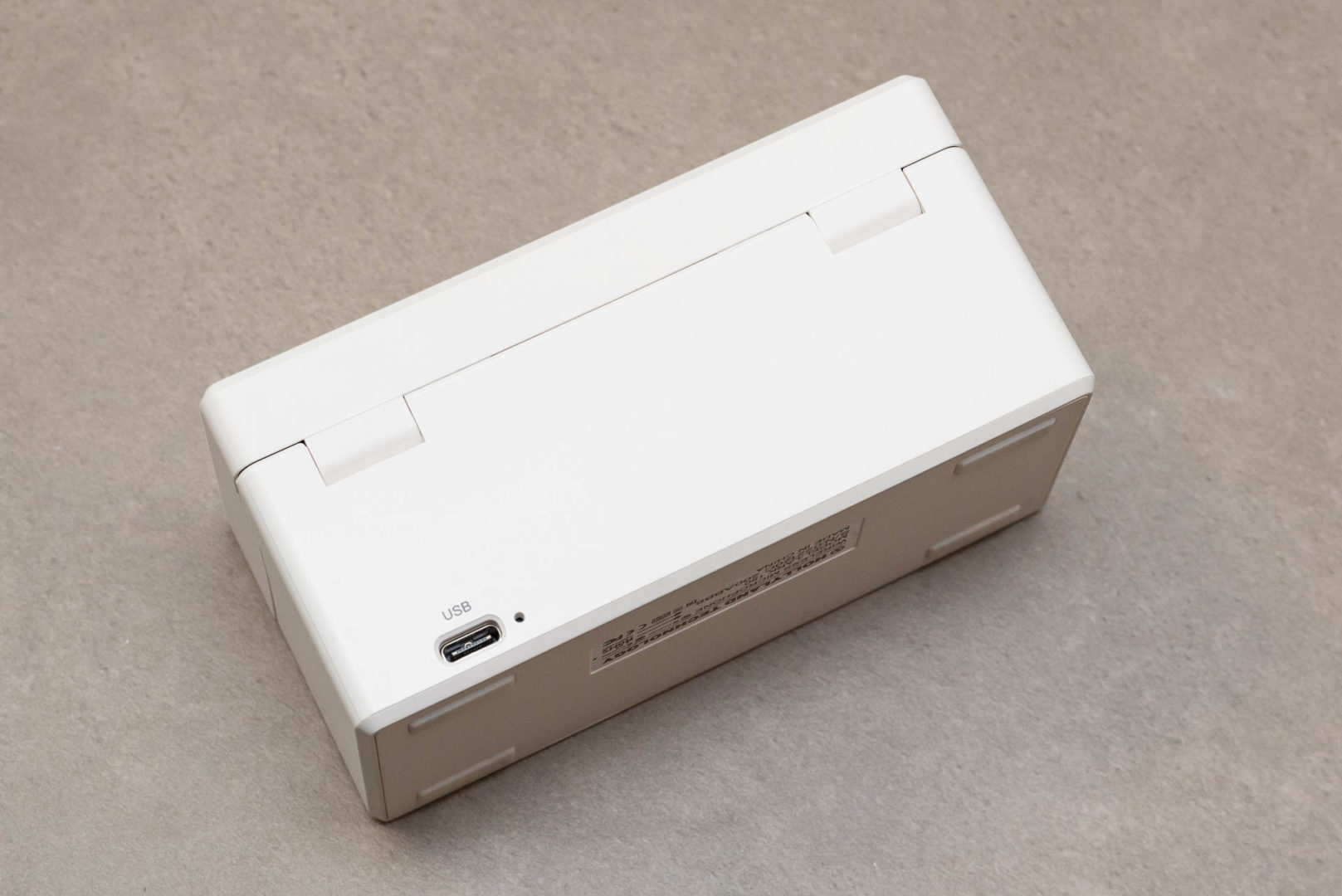 Hollyland Lark 150 Box mit USB-C-Ladeanschluss