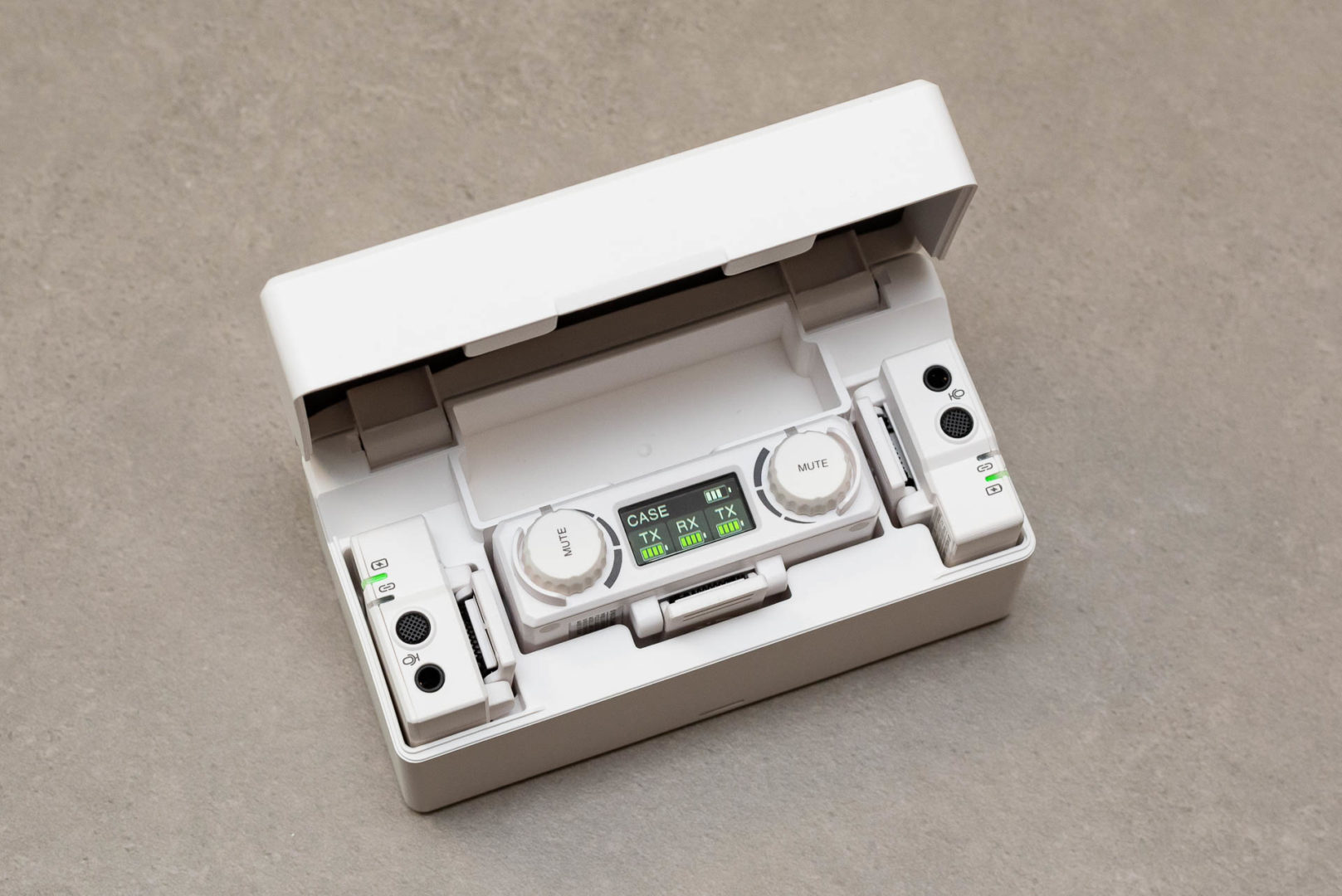 Hollyland Lark 150 Set in der Aufbewahrungsbox