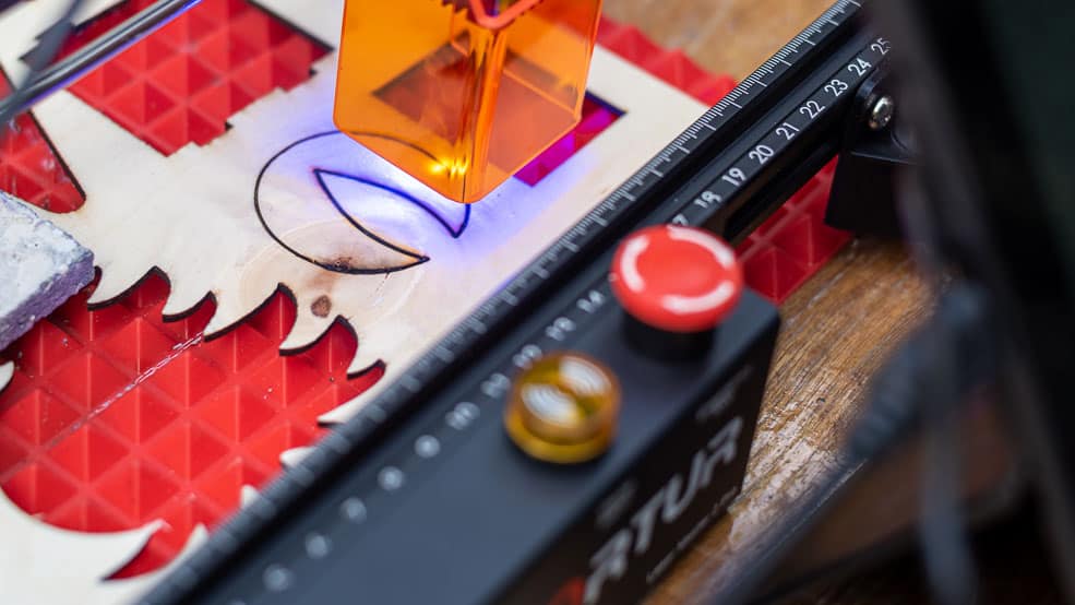 Ich habe den Ortur Laser Master 2 Pro Lasercutter getestet