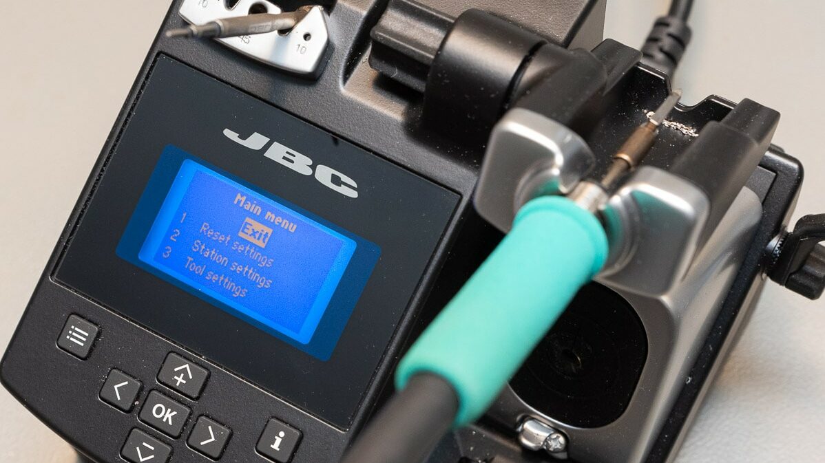 Professionell löten – die JBC CD-2BQF Lötstation